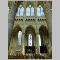 Soissons, photo Pierre Poschadel, Wikipedia, La nef et l'avant-nef de la cathédrale.jpg